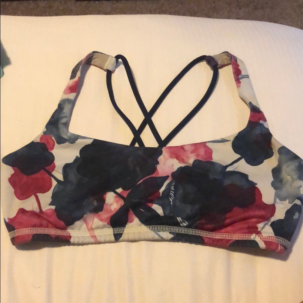 Lululemon sports bra
